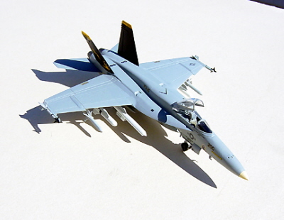 Italeri F-18E 